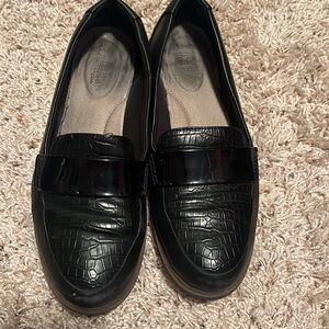 Used Clark’s loafers, 8.5, black